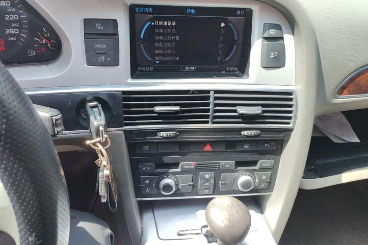 Used Audi A6L 2011 2.0 TFSI Automatic Standard Edition Audio And AC Panel