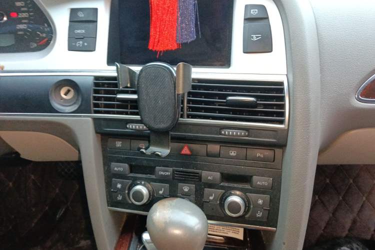 Used Audi A6L 2011 2.4L Comfort Edition Audio And AC Panel