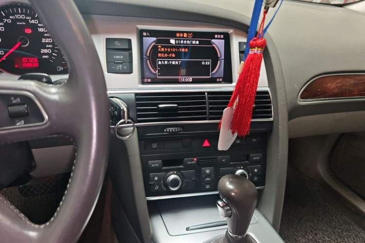 Used Audi A6L 2011 2.0 TFSI Automatic Standard Edition Audio And AC Panel