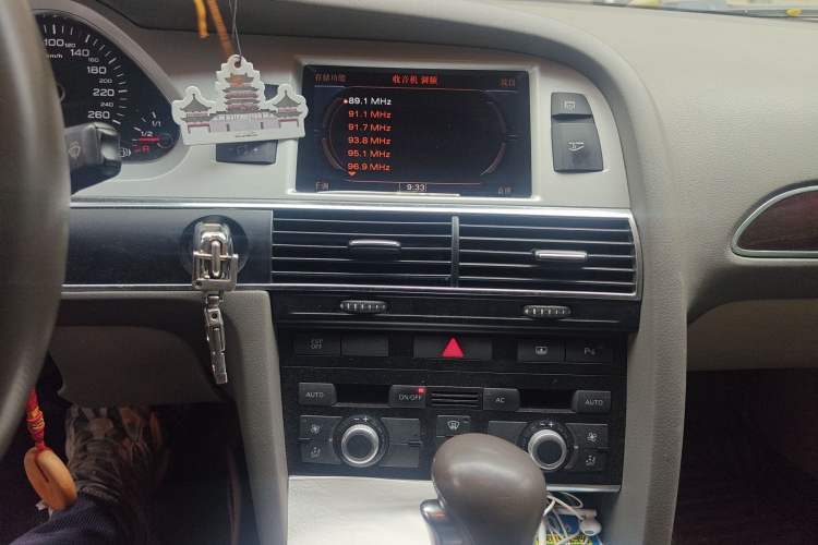 Used Audi A6L 2011 2.0 TFSI Automatic Standard Edition Audio And AC Panel