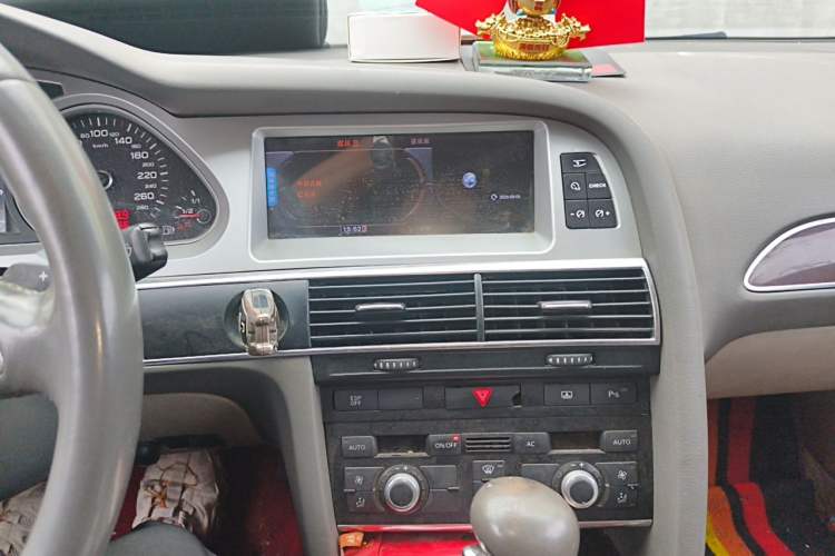 Used Audi A6L 2011 2.0 TFSI Automatic Standard Edition Audio And AC Panel