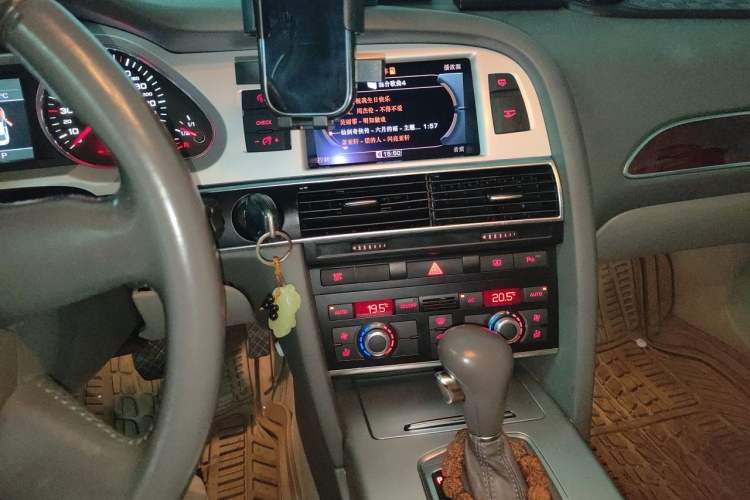 Used Audi A6L 2011 2.0 TFSI Automatic Standard Edition Audio And AC Panel