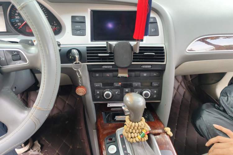 Used Audi A6L 2011 2.4L Comfort Edition Audio And AC Panel