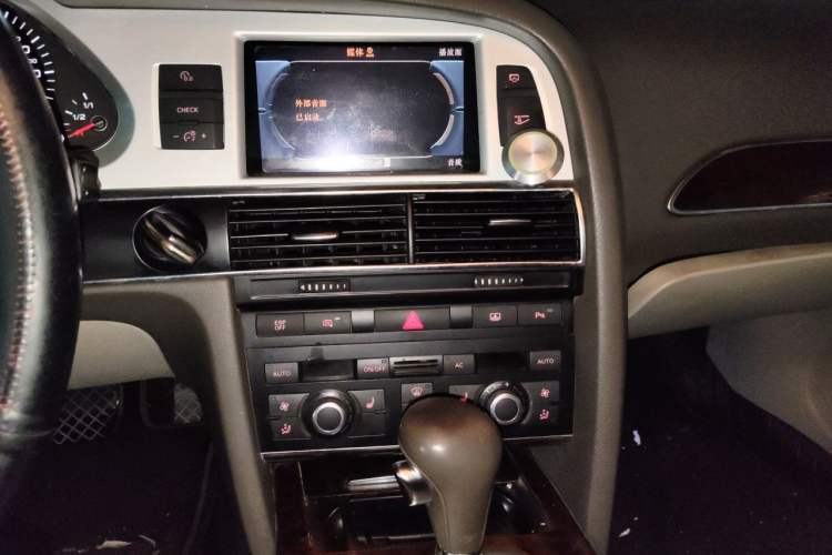 Used Audi A6L 2011 2.4L Technology Edition Audio And AC Panel