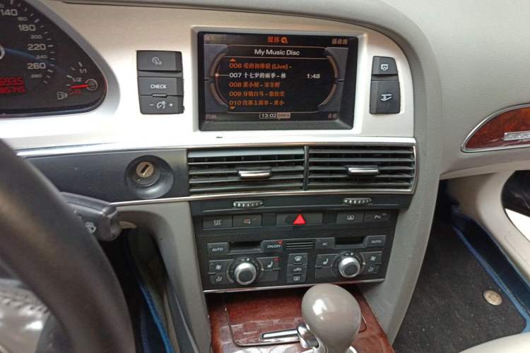 Used Audi A6L 2011 3.0 TFSI quattro Luxury Model Audio And AC Panel