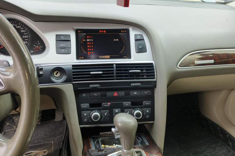 Used Audi A6L 2011 2.8 FSI quattro Luxury Model Audio And AC Panel