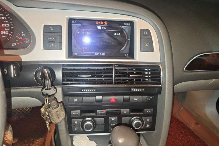 Used Audi A6L 2011 2.0 TFSI Automatic Standard Edition Audio And AC Panel