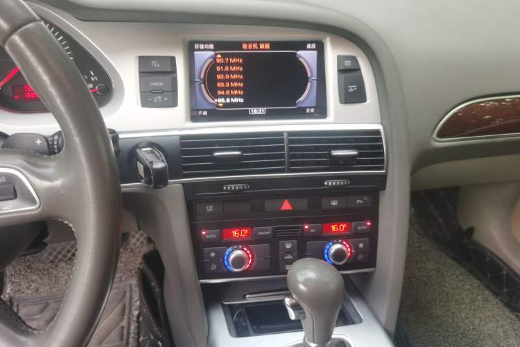 Used Audi A6L 2011 2.0 TFSI Automatic Standard Edition Audio And AC Panel
