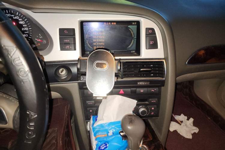 Used Audi A6L 2011 2.4L Comfort Edition Audio And AC Panel