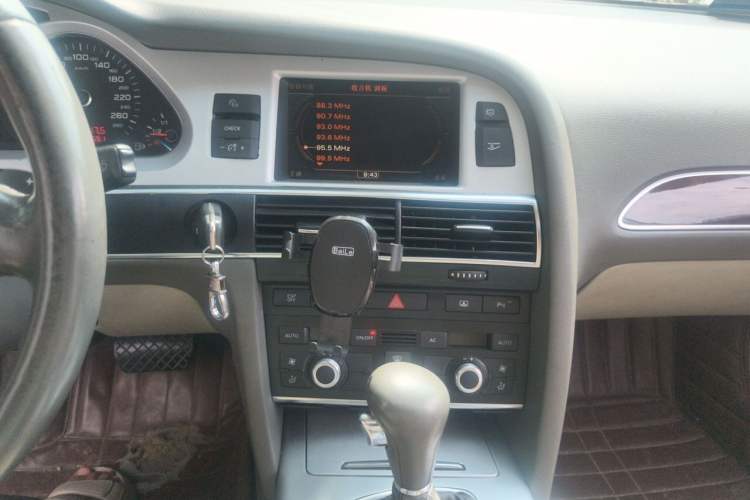Used Audi A6L 2011 2.0 TFSI Automatic Standard Edition Audio And AC Panel