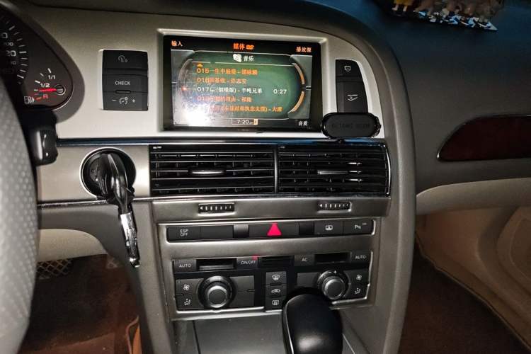 Used Audi A6L 2011 2.0 TFSI Automatic Standard Edition Audio And AC Panel