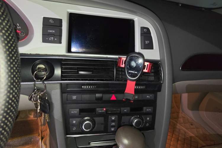 Used Audi A6L 2011 2.0 TFSI Automatic Standard Edition Audio And AC Panel