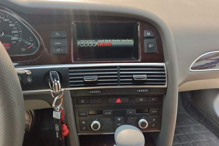Used Audi A6L 2011 2.0 TFSI Automatic Standard Edition Audio And AC Panel
