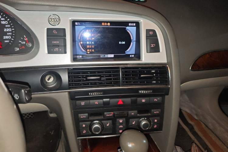 Used Audi A6L 2011 2.8 FSI Luxury Model Audio And AC Panel