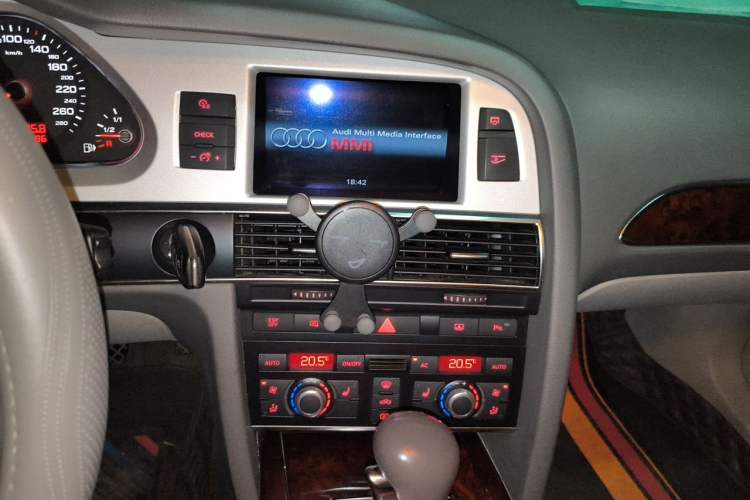 Used Audi A6L 2011 2.4L Luxury Edition Audio And AC Panel