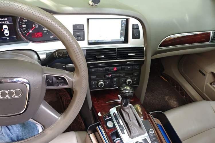 Used Audi A6L 2011 2.8 FSI Comfort Model Audio And AC Panel