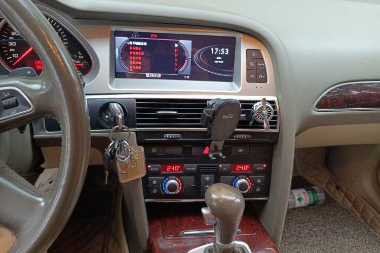 Used Audi A6L 2011 2.0 TFSI automatic Comfort trim Audio And AC Panel