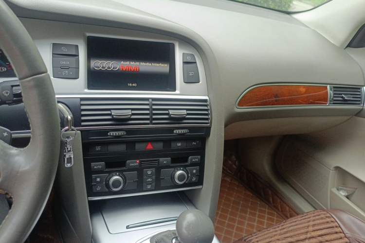 Used Audi A6L 2011 2.0 TFSI Automatic Standard Edition Audio And AC Panel