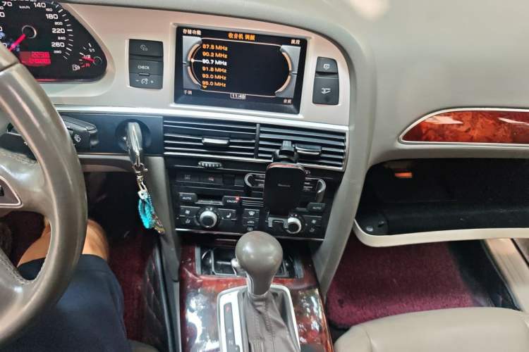 Used Audi A6L 2011 2.4L Technology Edition Audio And AC Panel