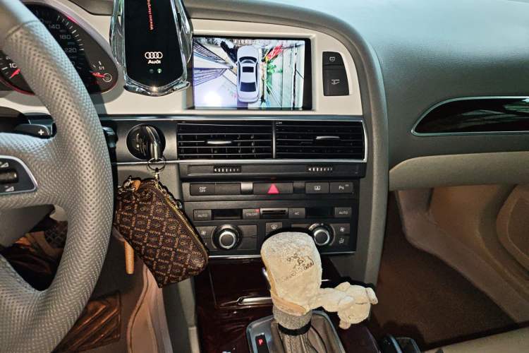 Used Audi A6L 2011 2.0 TFSI Automatic Standard Edition Audio And AC Panel