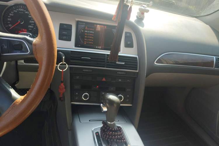 Used Audi A6L 2011 2.0 TFSI Automatic Standard Edition Audio And AC Panel