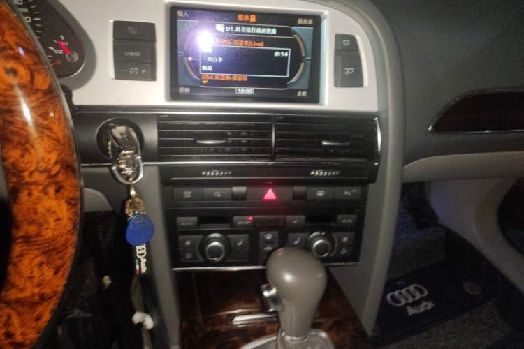 Used Audi A6L 2011 2.4L Comfort Edition Audio And AC Panel