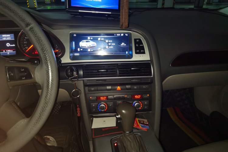 Used Audi A6L 2011 2.0 TFSI automatic Comfort trim Audio And AC Panel