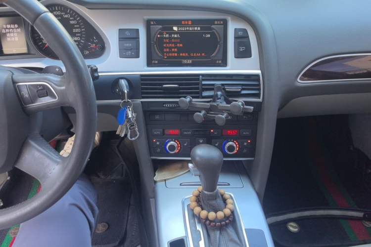 Used Audi A6L 2011 2.0 TFSI automatic Comfort trim Audio And AC Panel