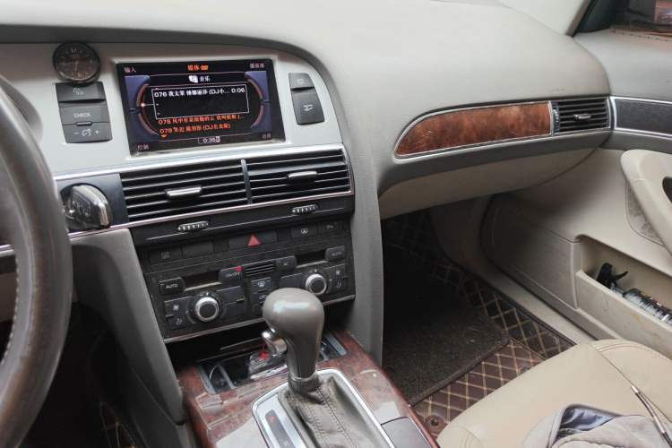 Used Audi A6L 2011 2.0 TFSI Automatic Standard Edition Audio And AC Panel