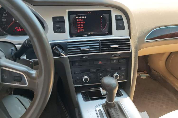 Used Audi A6L 2011 2.0 TFSI Automatic Standard Edition Audio And AC Panel