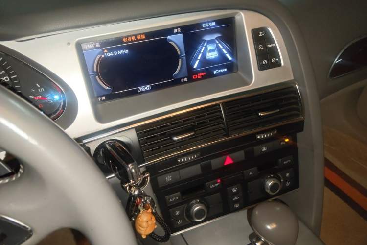 Used Audi A6L 2011 2.0 TFSI Automatic Standard Edition Audio And AC Panel