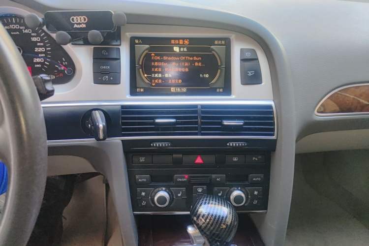 Used Audi A6L 2011 2.0 TFSI automatic Comfort trim Audio And AC Panel