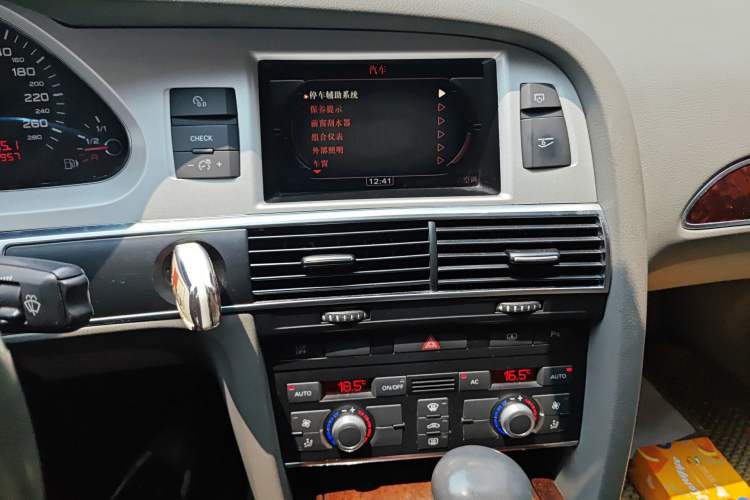 Used Audi A6L 2011 2.0 TFSI Automatic Standard Edition Audio And AC Panel