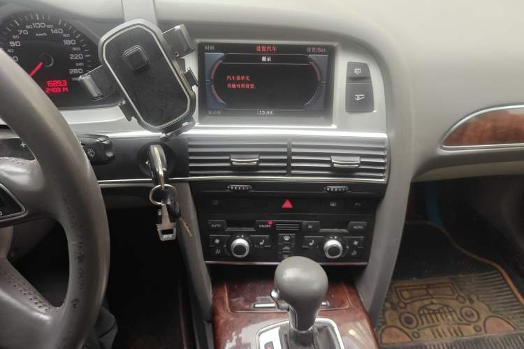 Used Audi A6L 2011 2.7 TDI Comfort Model Audio And AC Panel