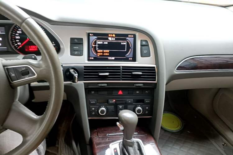 Used Audi A6L 2011 2.0 TFSI Automatic Standard Edition Audio And AC Panel