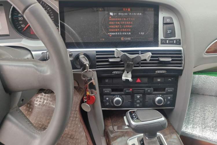 Used Audi A6L 2011 2.0 TFSI Automatic Standard Edition Audio And AC Panel