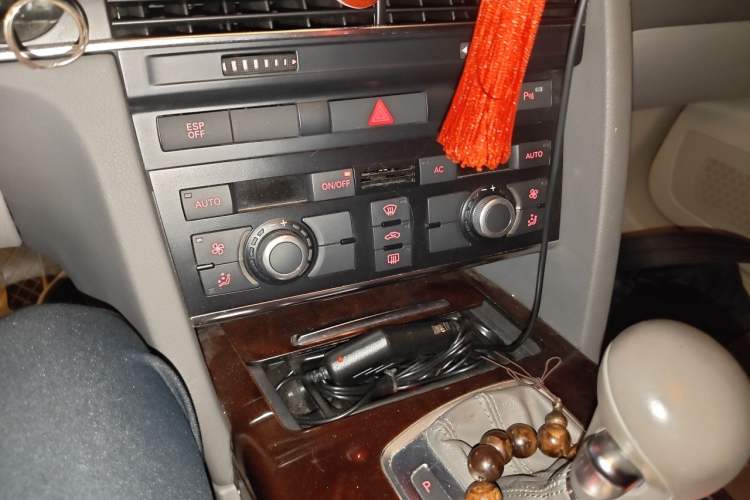 Used Audi A6L 2011 2.4L Technology Edition Audio And AC Panel