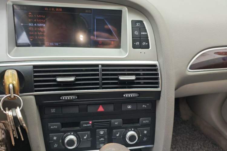 Used Audi A6L 2011 2.0 TFSI automatic Comfort trim Audio And AC Panel