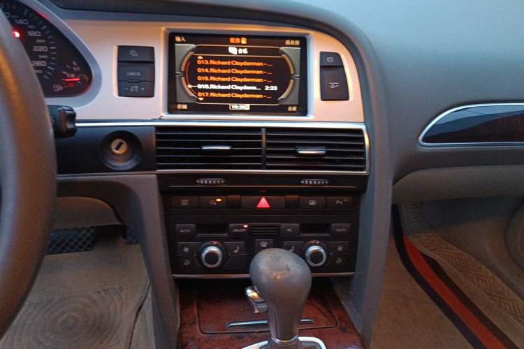 Used Audi A6L 2011 2.4L Comfort Edition Audio And AC Panel