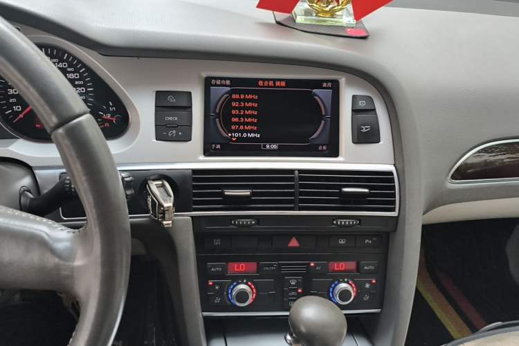 Used Audi A6L 2011 2.0 TFSI Automatic Standard Edition Audio And AC Panel