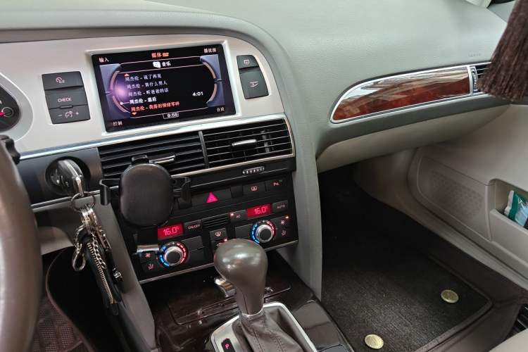Used Audi A6L 2011 2.0 TFSI Automatic Standard Edition Audio And AC Panel