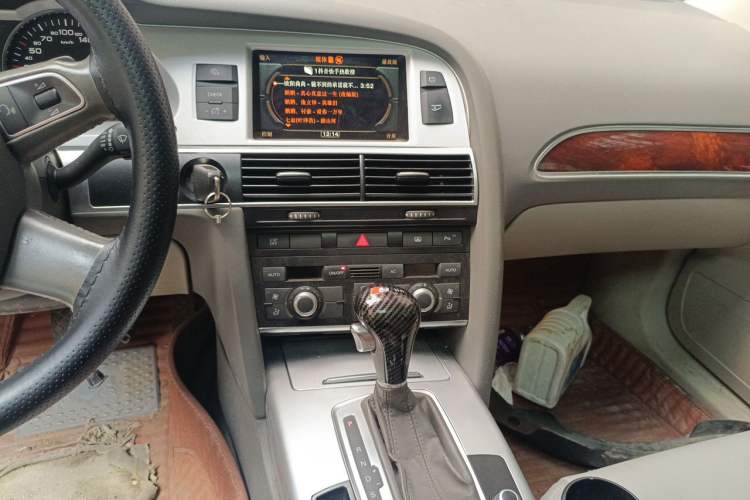 Used Audi A6L 2011 2.0 TFSI Automatic Standard Edition Audio And AC Panel