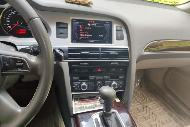 Used Audi A6L 2011 2.4L Technology Edition Audio And AC Panel