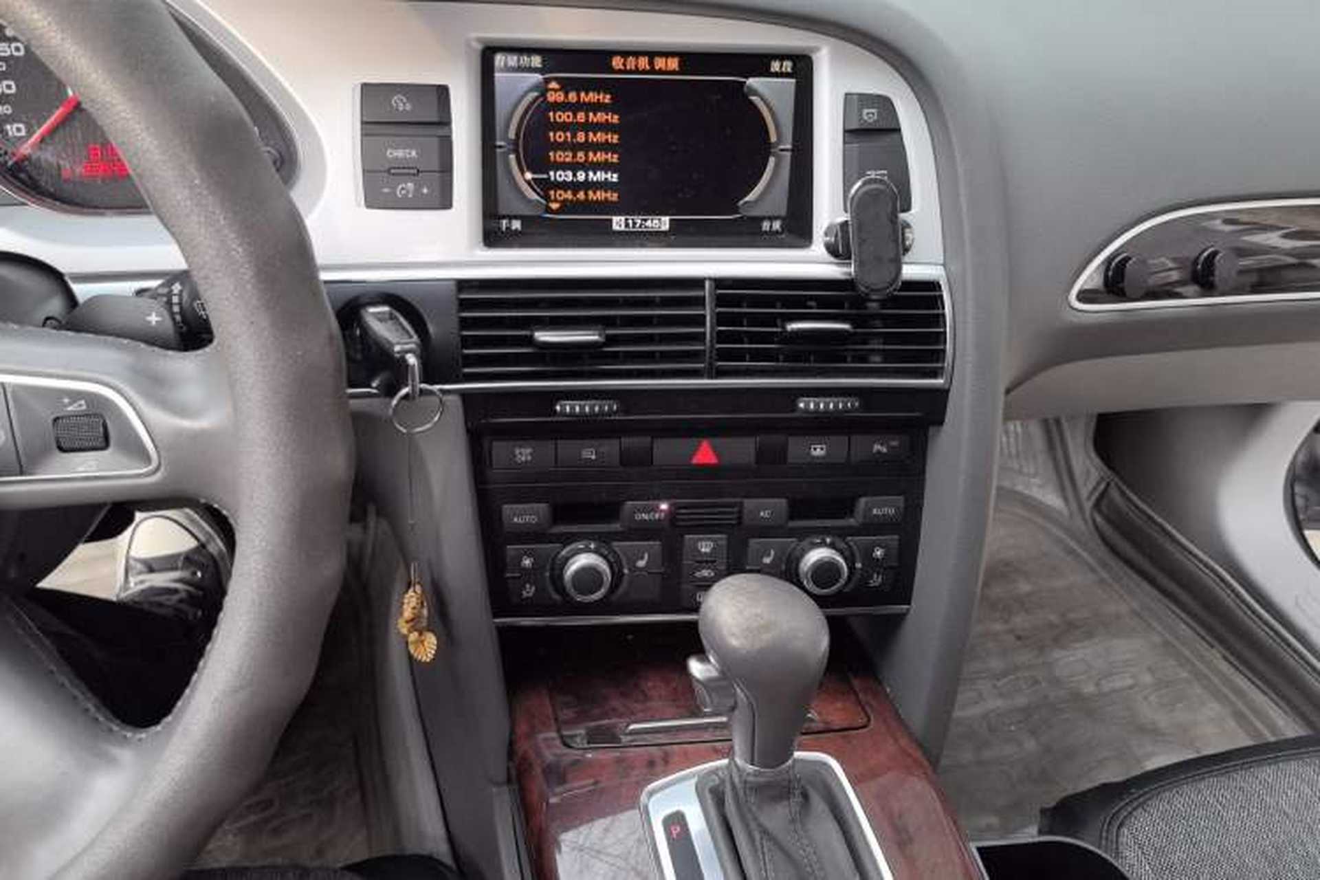 Used Audi A6L 2011 2.8 FSI Comfort Model Audio And AC Panel