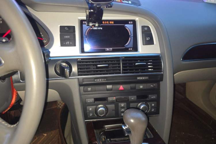 Used Audi A6L 2011 2.0 TFSI Automatic Standard Edition Audio And AC Panel