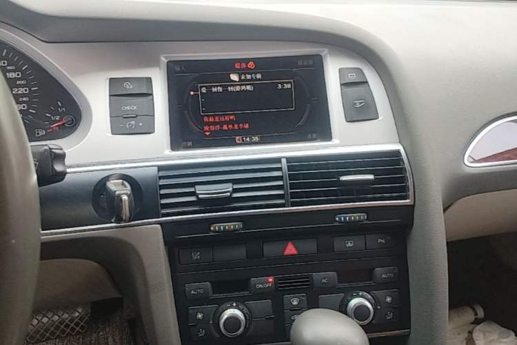 Used Audi A6L 2011 2.0 TFSI Automatic Standard Edition Audio And AC Panel