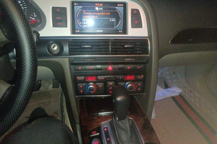 Used Audi A6L 2011 2.8 FSI Comfort Model Audio And AC Panel