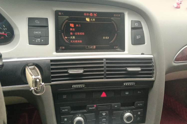 Used Audi A6L 2011 2.0 TFSI Automatic Standard Edition Audio And AC Panel