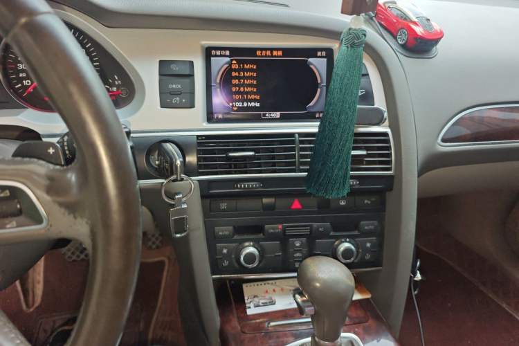 Used Audi A6L 2011 2.4L Technology Edition Audio And AC Panel