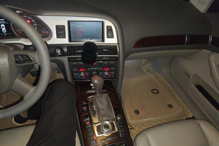 Used Audi A6L 2011 2.8 FSI Luxury Model Audio And AC Panel